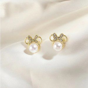 Minnie Mouse Classic Stud Earrings